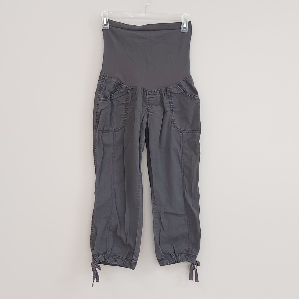 Maternity capri pants